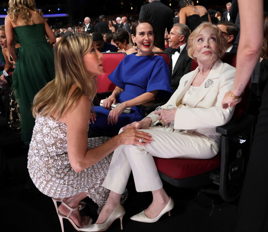 Jennifer Aniston talks to Sarah Paulson and Holland Taylor at the 2024 Emmy Awards